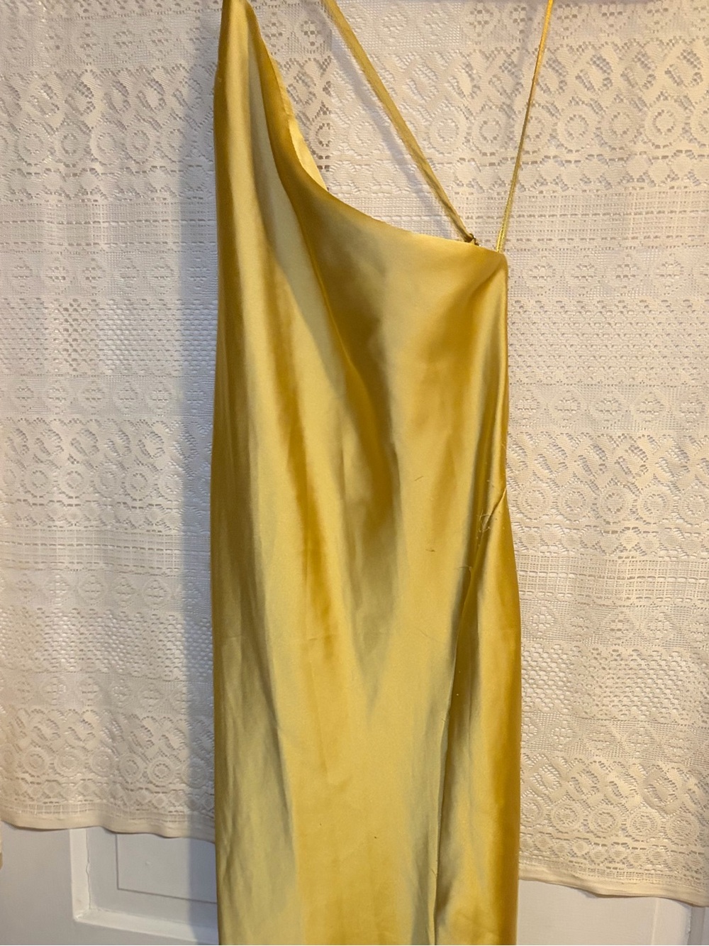 golden zara satin dress 💛